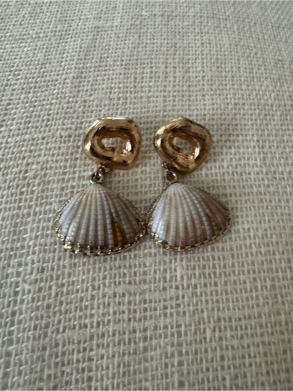 H&M shell earring